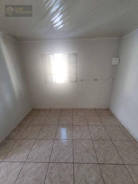Casa para alugar com 3 quartos, 120m² - Foto 7