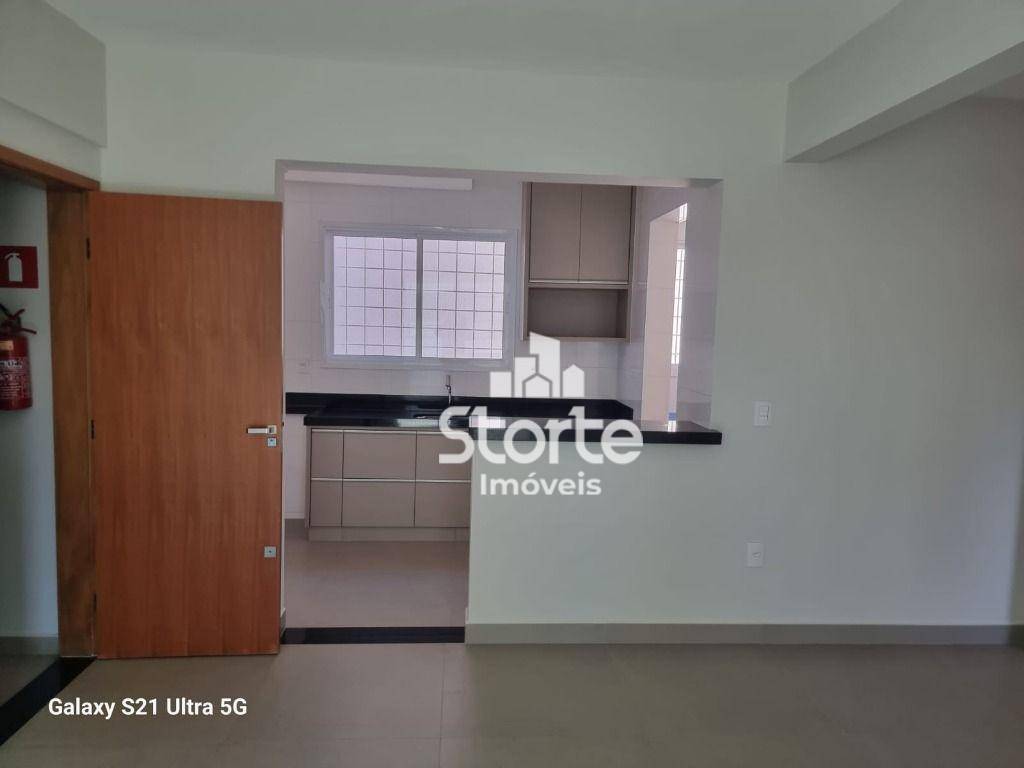 Apartamento à venda com 2 quartos, 68m² - Foto 1