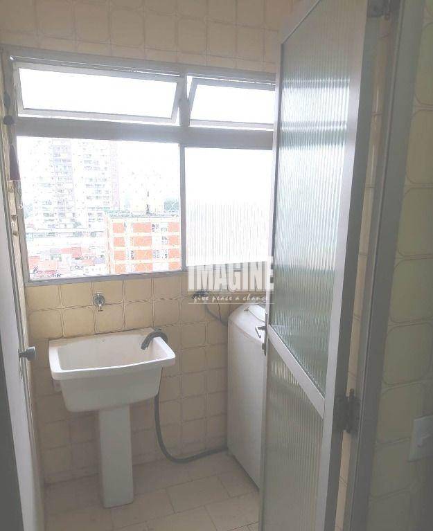 Apartamento para alugar com 2 quartos, 67m² - Foto 12