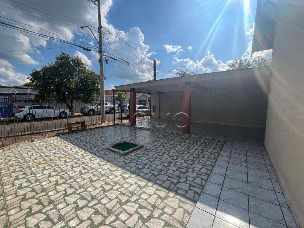 Casa à venda com 3 quartos, 212m² - Foto 3