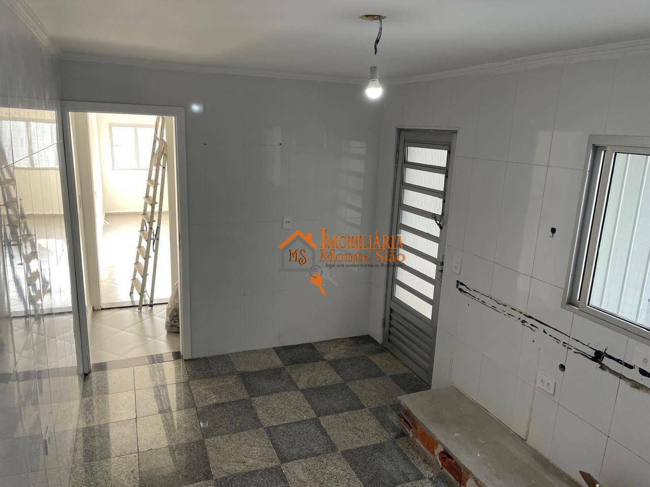 Casa à venda com 4 quartos, 101m² - Foto 4