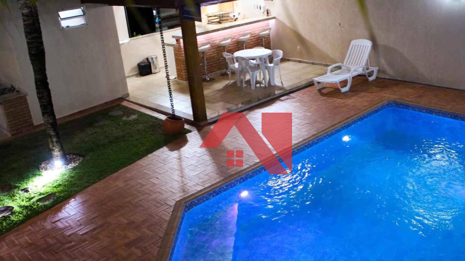 Casa à venda com 3 quartos, 201m² - Foto 1