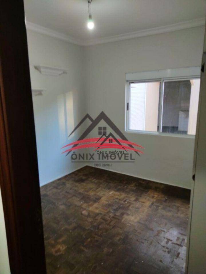 Casa à venda com 2 quartos, 220m² - Foto 11