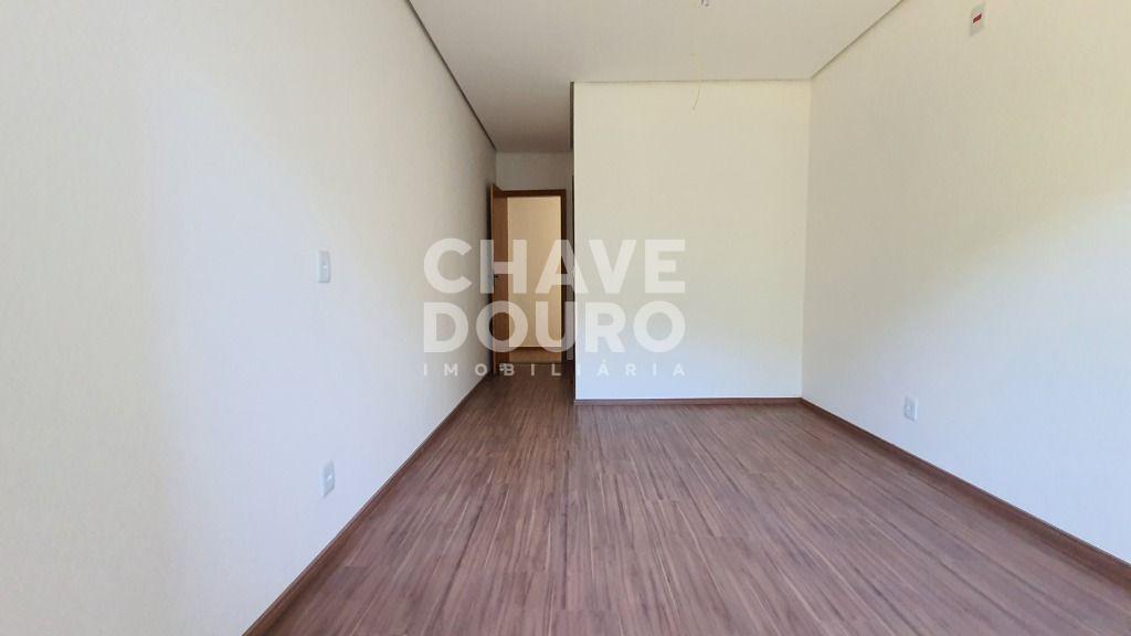 Casa à venda com 4 quartos, 212m² - Foto 3