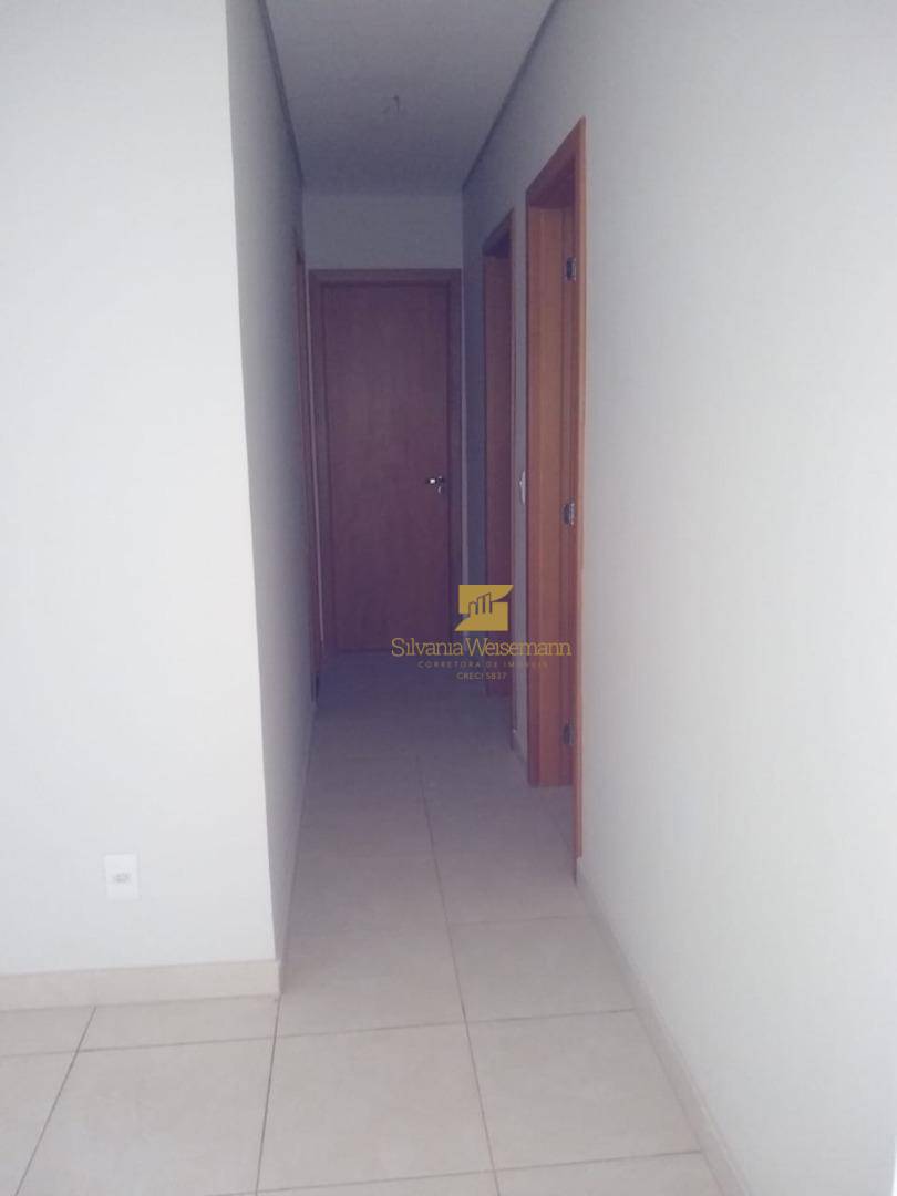 Apartamento para alugar com 3 quartos, 76m² - Foto 8