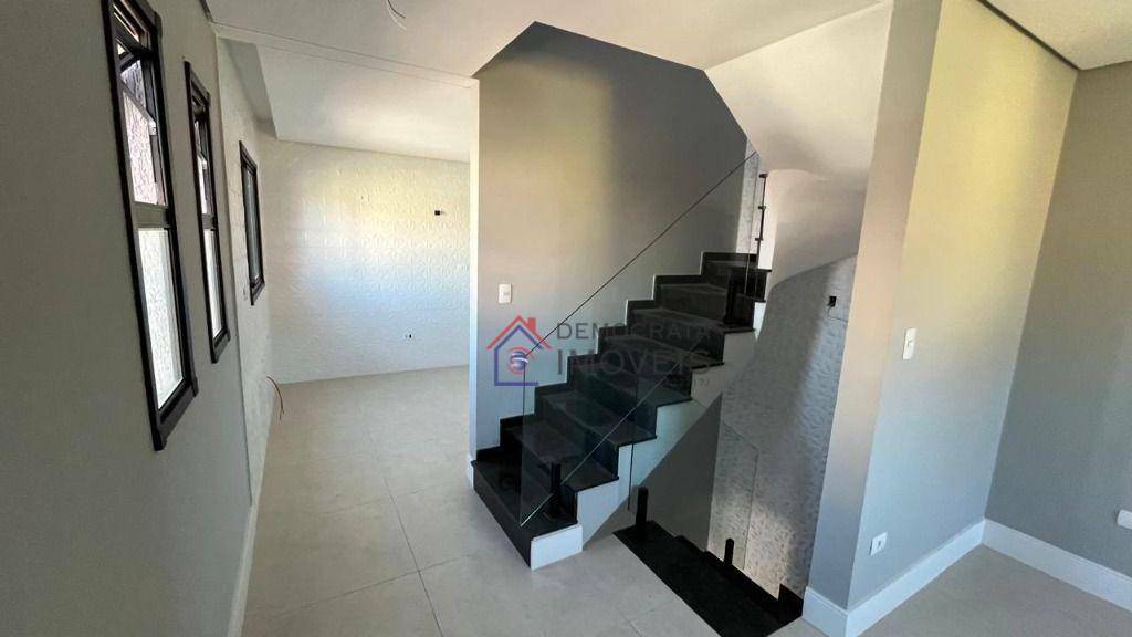 Sobrado à venda com 2 quartos, 96m² - Foto 2