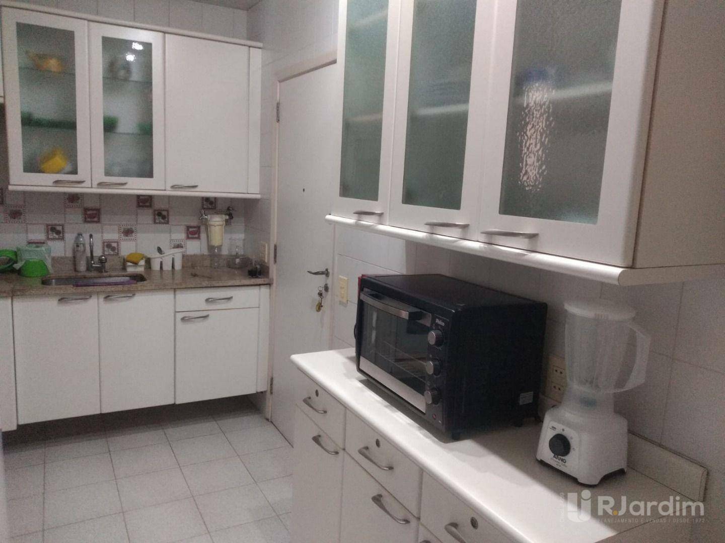 Apartamento à venda e aluguel com 2 quartos, 61m² - Foto 9