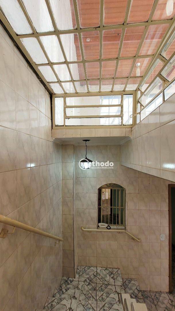 Casa à venda com 6 quartos, 250m² - Foto 41