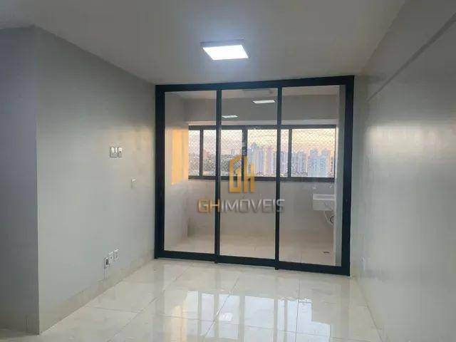 Apartamento à venda com 2 quartos, 70m² - Foto 2