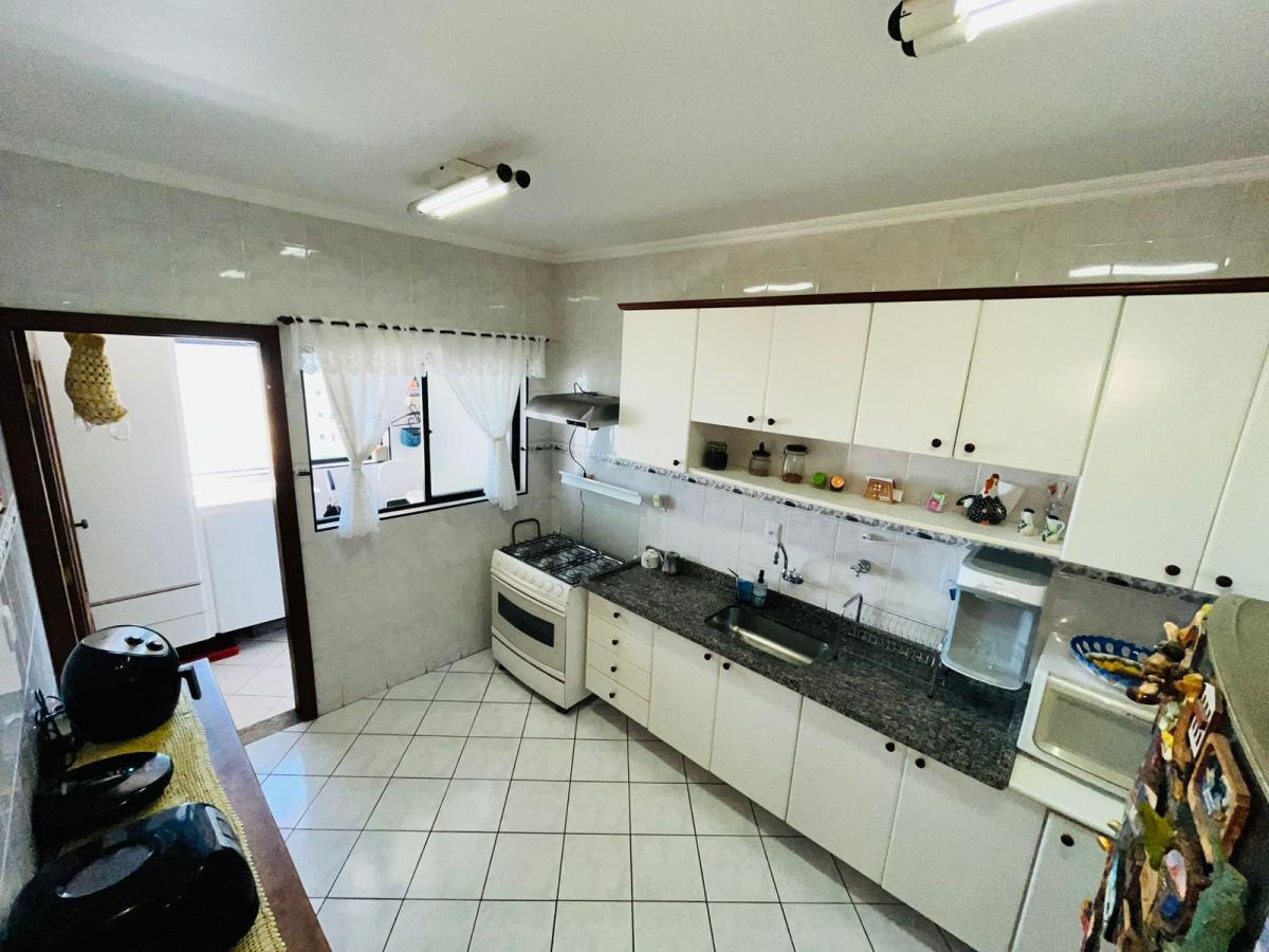 Apartamento à venda com 3 quartos, 125m² - Foto 8