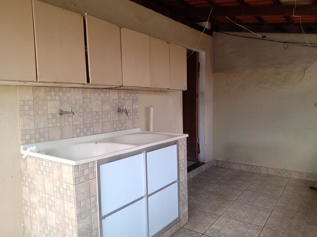 Casa à venda com 2 quartos, 300m² - Foto 10