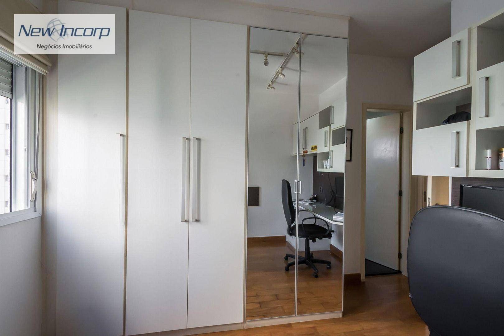 Apartamento à venda com 3 quartos, 136m² - Foto 1