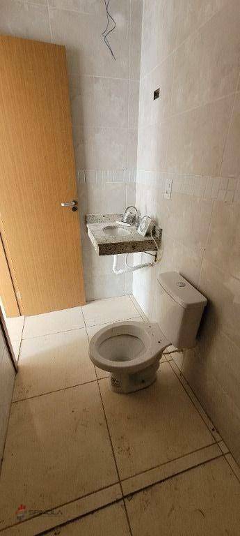 Apartamento à venda com 2 quartos, 70m² - Foto 24