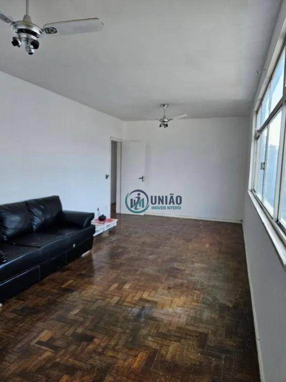 Apartamento à venda com 3 quartos, 98m² - Foto 2