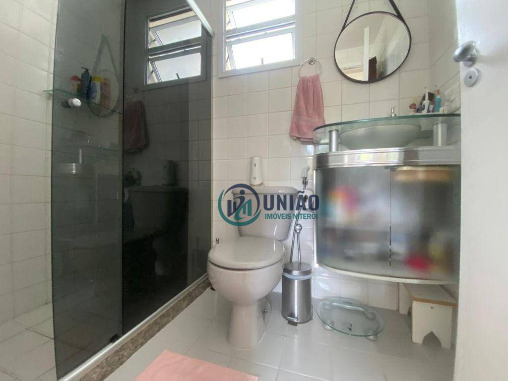 Apartamento à venda com 2 quartos, 70m² - Foto 15