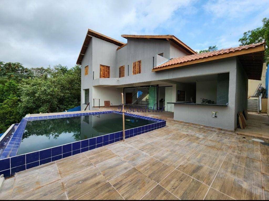 Casa de Condomínio à venda com 4 quartos, 300m² - Foto 2