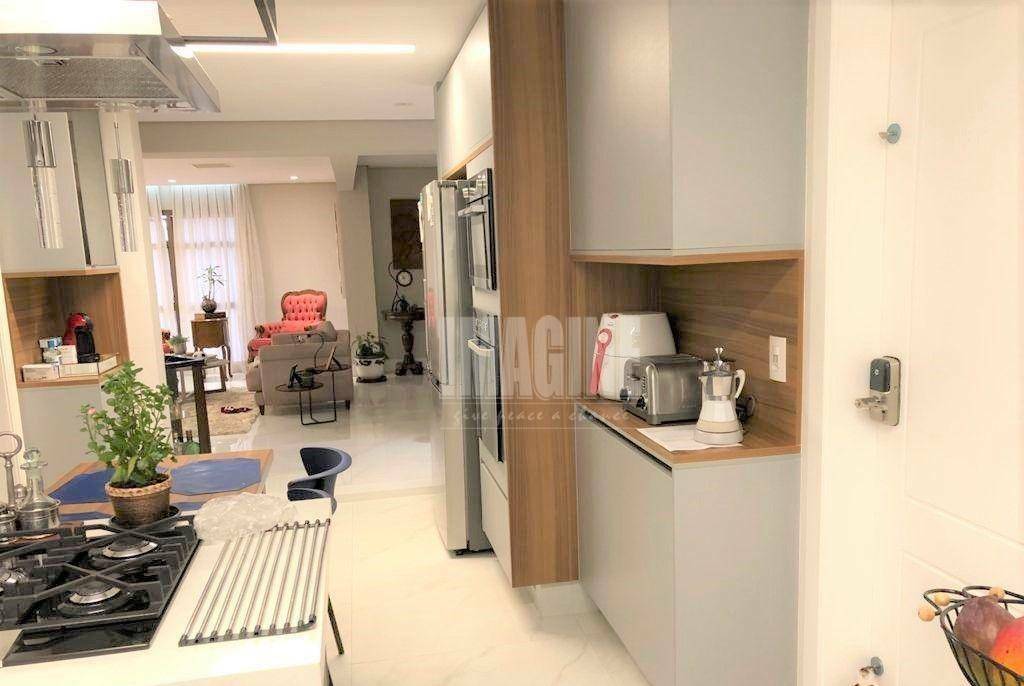 Apartamento à venda com 4 quartos, 189m² - Foto 2