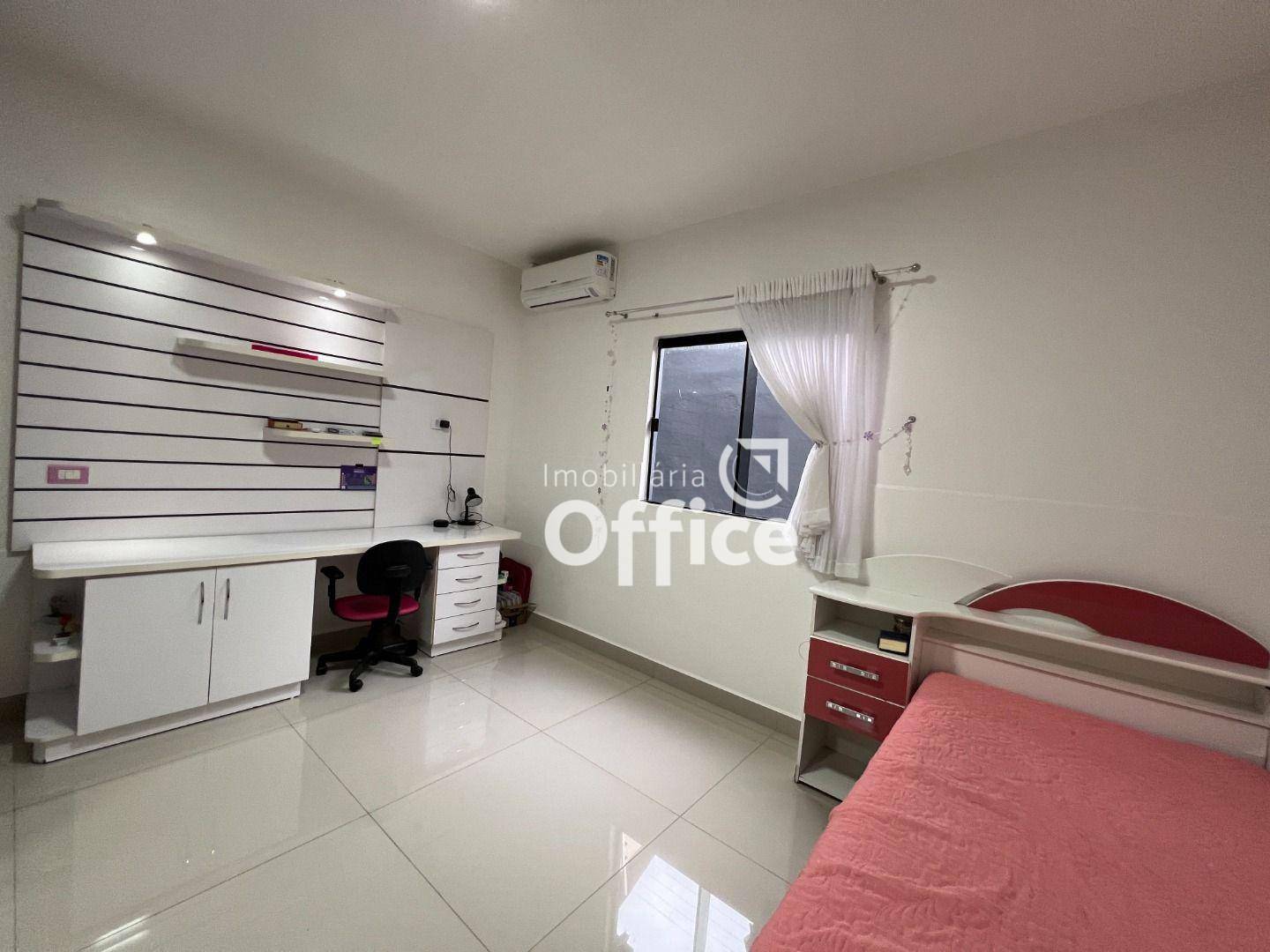 Casa à venda com 3 quartos, 220m² - Foto 17