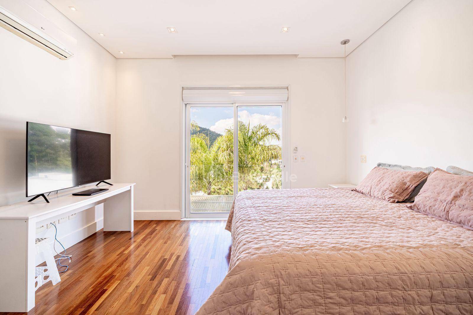 Casa de Condomínio à venda com 4 quartos, 485m² - Foto 31