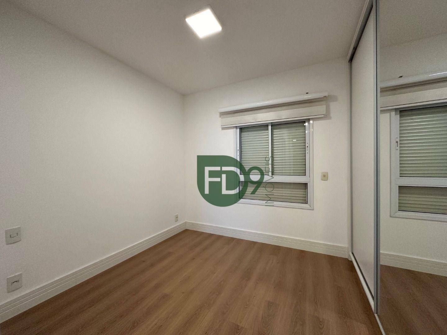 Apartamento à venda com 3 quartos, 121m² - Foto 9