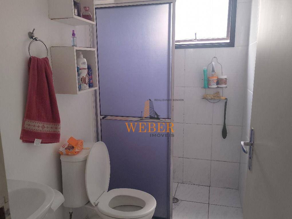 Apartamento à venda com 2 quartos, 70m² - Foto 13