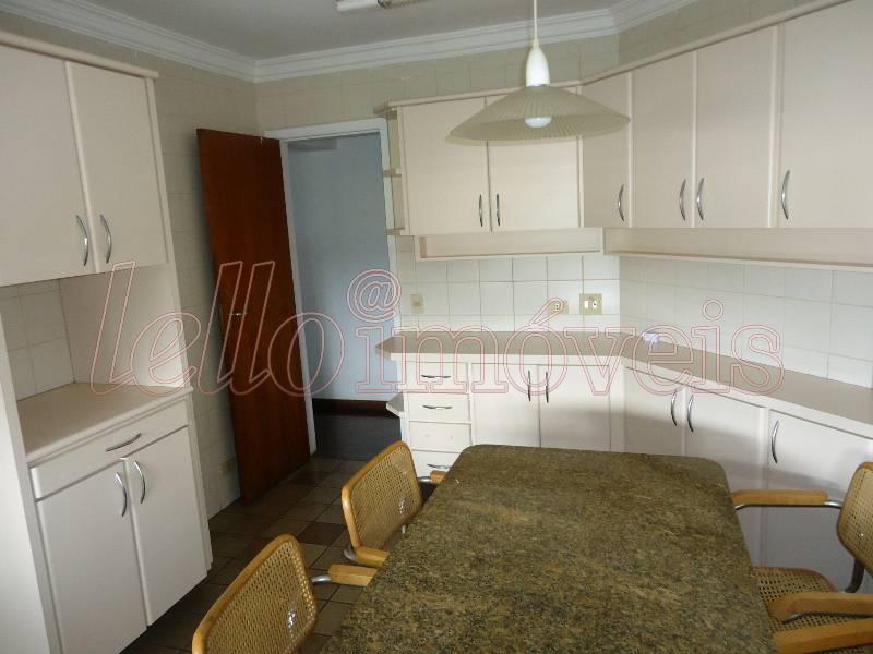 Apartamento para alugar com 3 quartos, 150m² - Foto 12