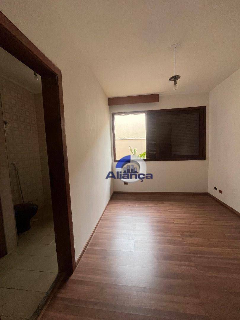 Casa à venda com 4 quartos, 332m² - Foto 9