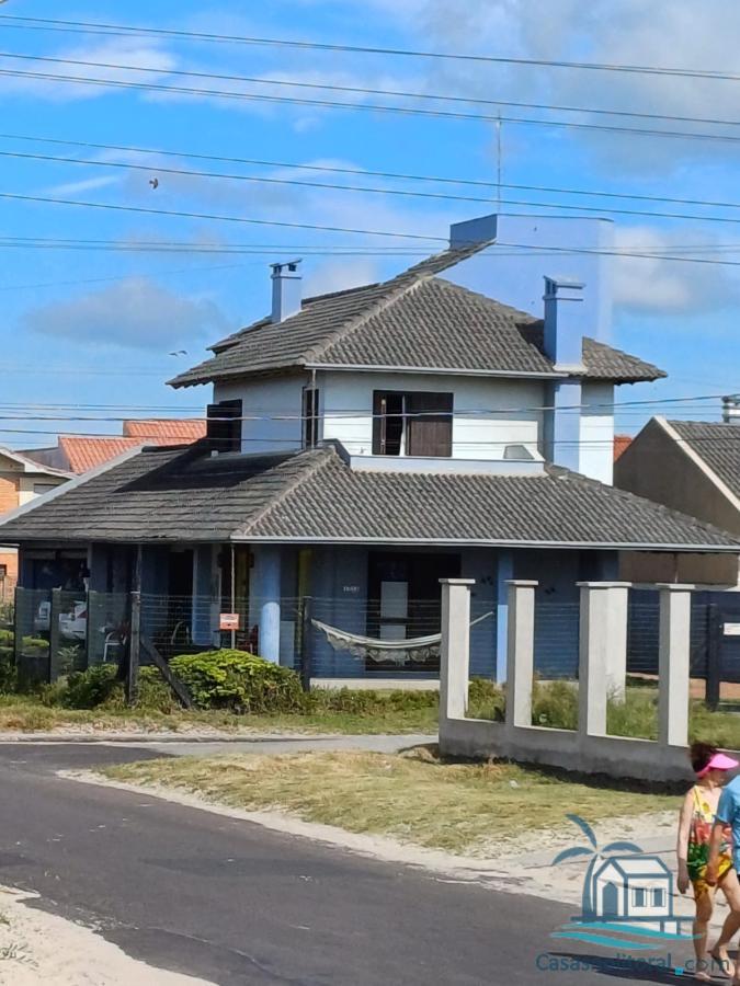 Casa à venda com 3 quartos, 220m² - Foto 1