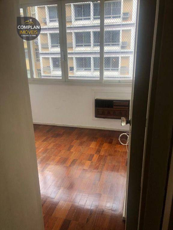 Apartamento à venda com 2 quartos, 74m² - Foto 2