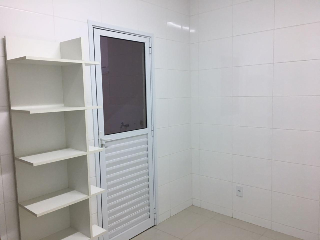 Casa para alugar com 3 quartos, 90m² - Foto 6