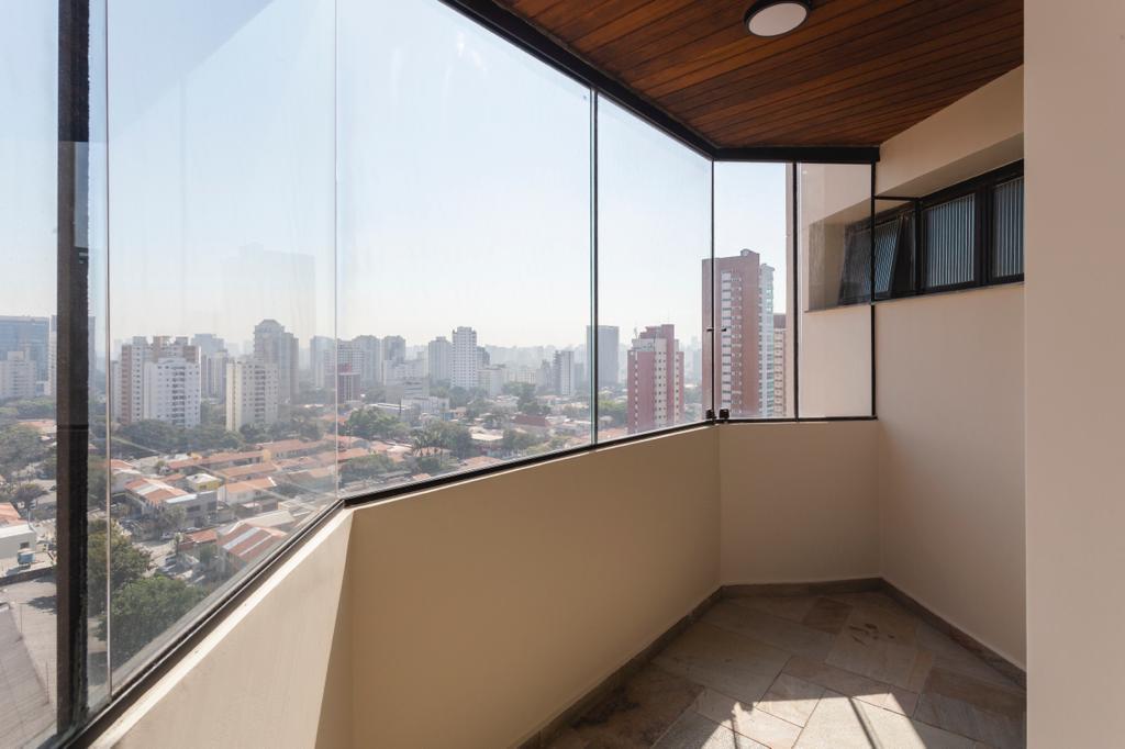 Apartamento à venda com 4 quartos, 220m² - Foto 2