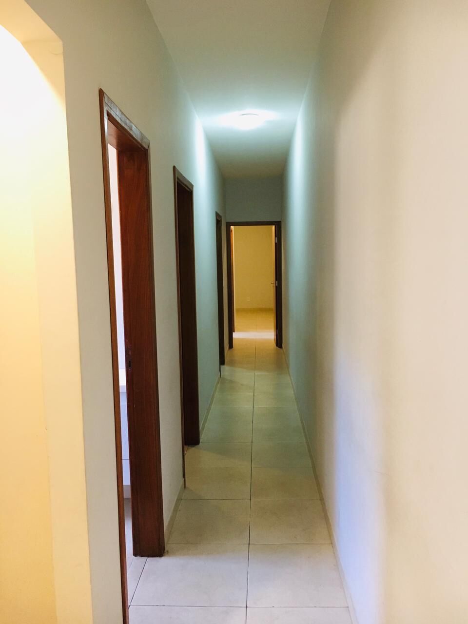 Casa à venda com 3 quartos, 96m² - Foto 1