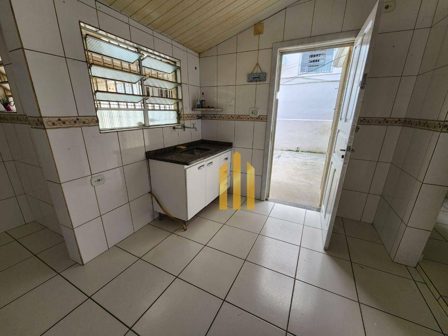 Casa para alugar com 1 quarto, 45m² - Foto 4