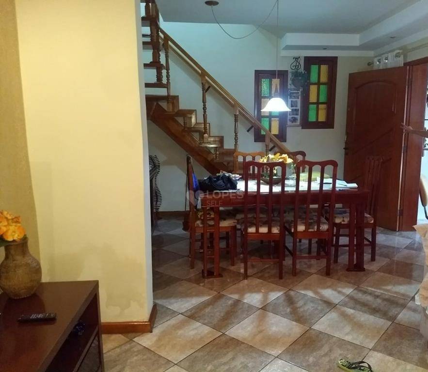 Casa à venda com 2 quartos, 150m² - Foto 4