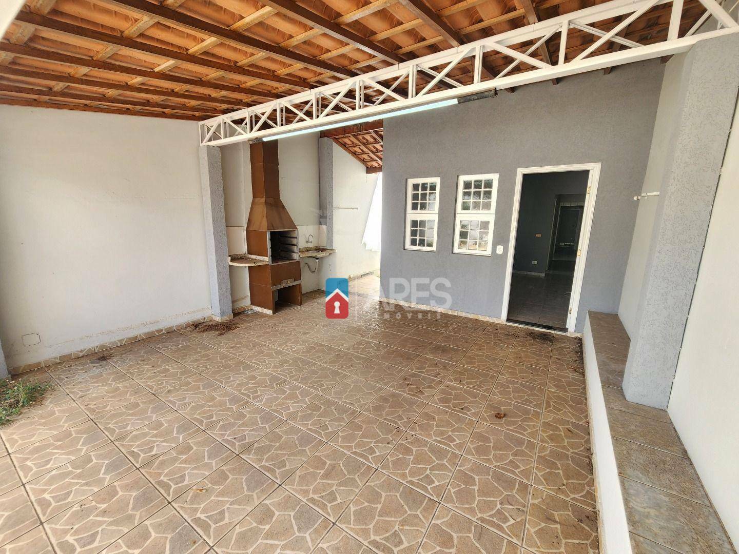 Casa à venda com 2 quartos, 70m² - Foto 3