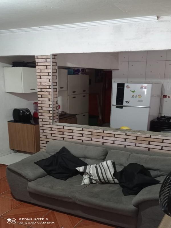 Casa à venda com 3 quartos, 131m² - Foto 1