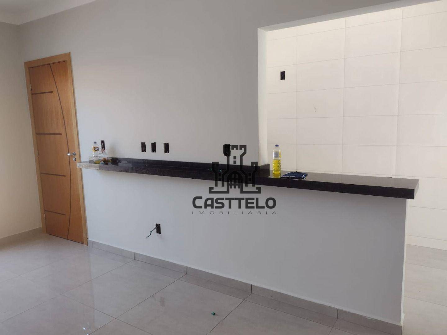 Casa à venda com 3 quartos, 78m² - Foto 2