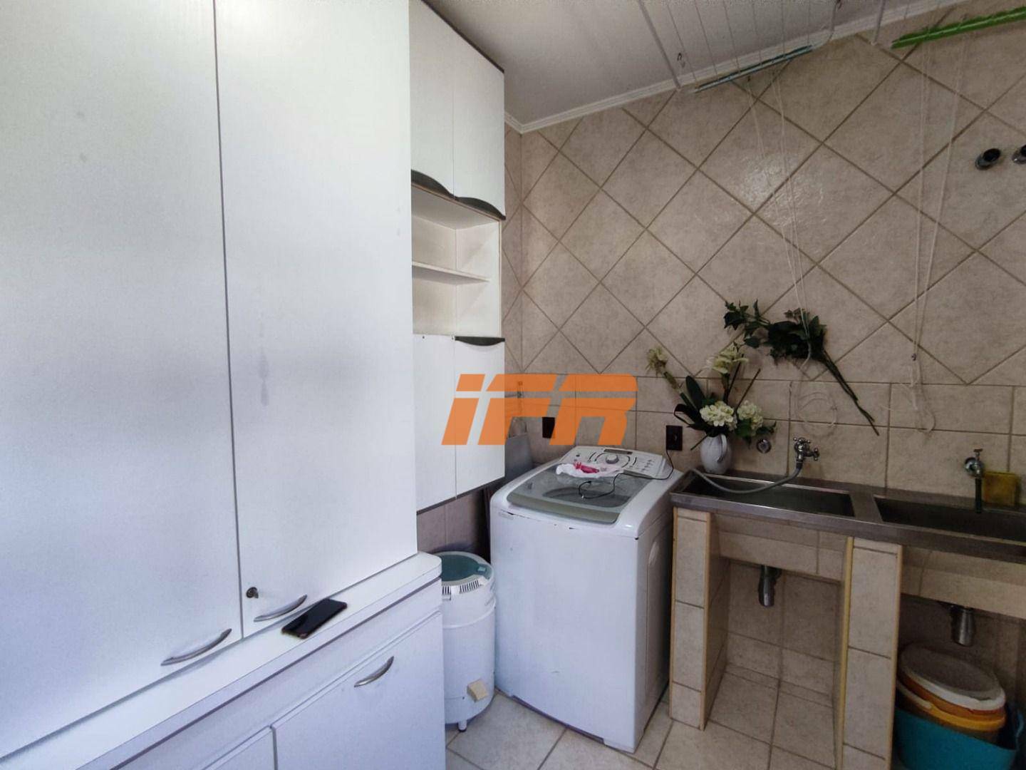 Sobrado à venda com 4 quartos, 300m² - Foto 62