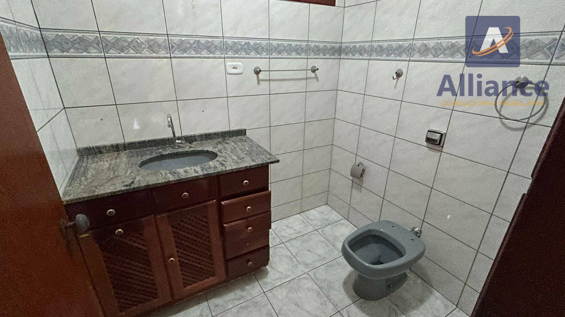 Casa para alugar com 3 quartos, 193m² - Foto 10
