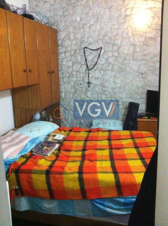 Casa à venda com 3 quartos, 200m² - Foto 3