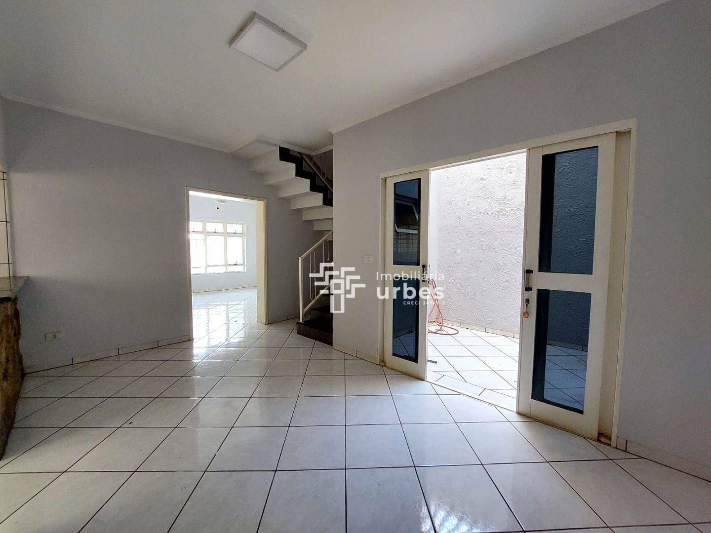 Casa para alugar com 3 quartos, 225m² - Foto 4