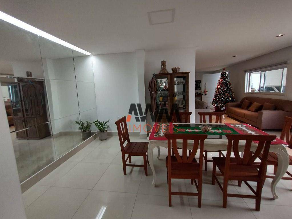 Sobrado à venda com 4 quartos, 550m² - Foto 40