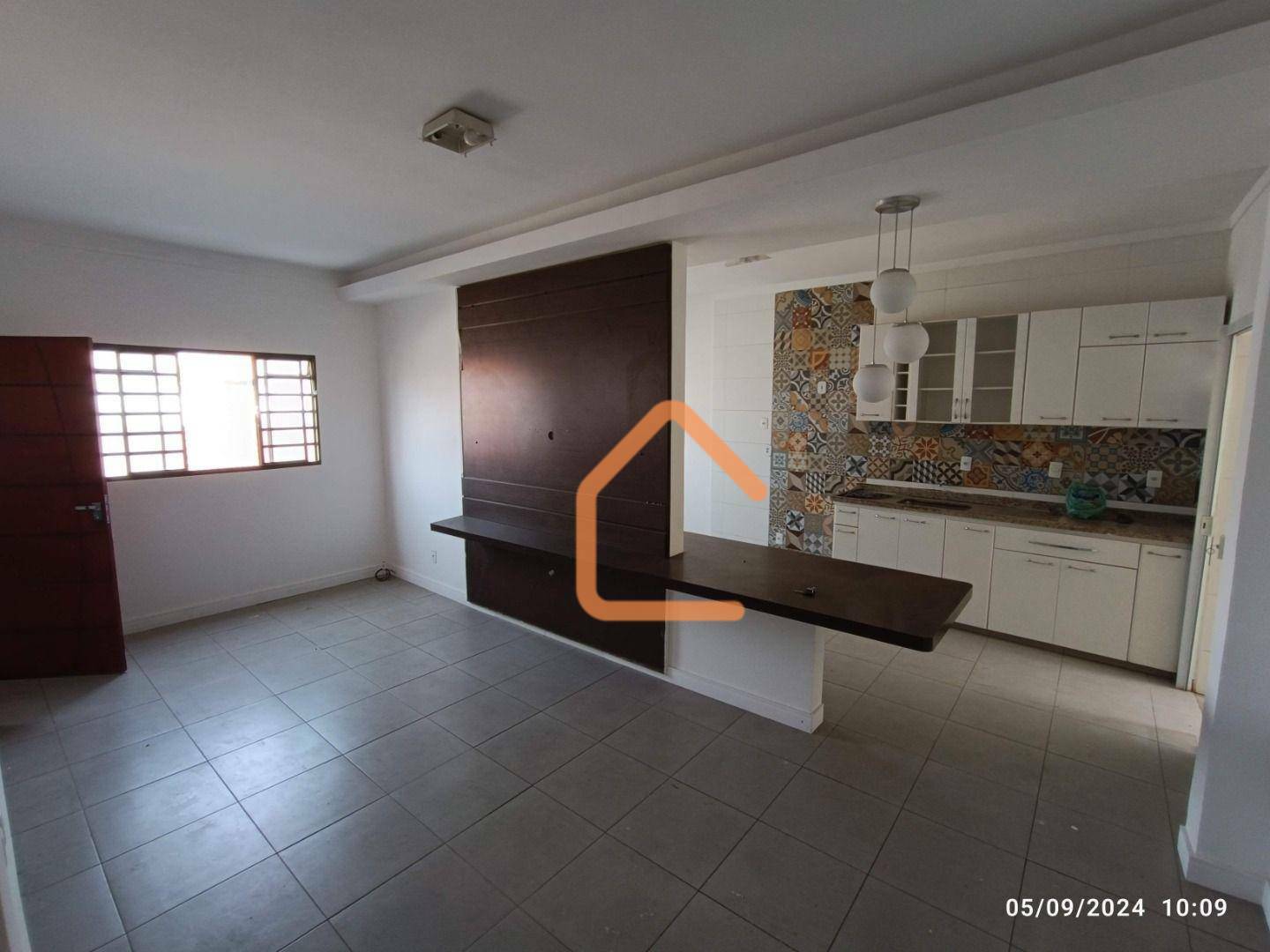 Apartamento à venda com 3 quartos, 121m² - Foto 1