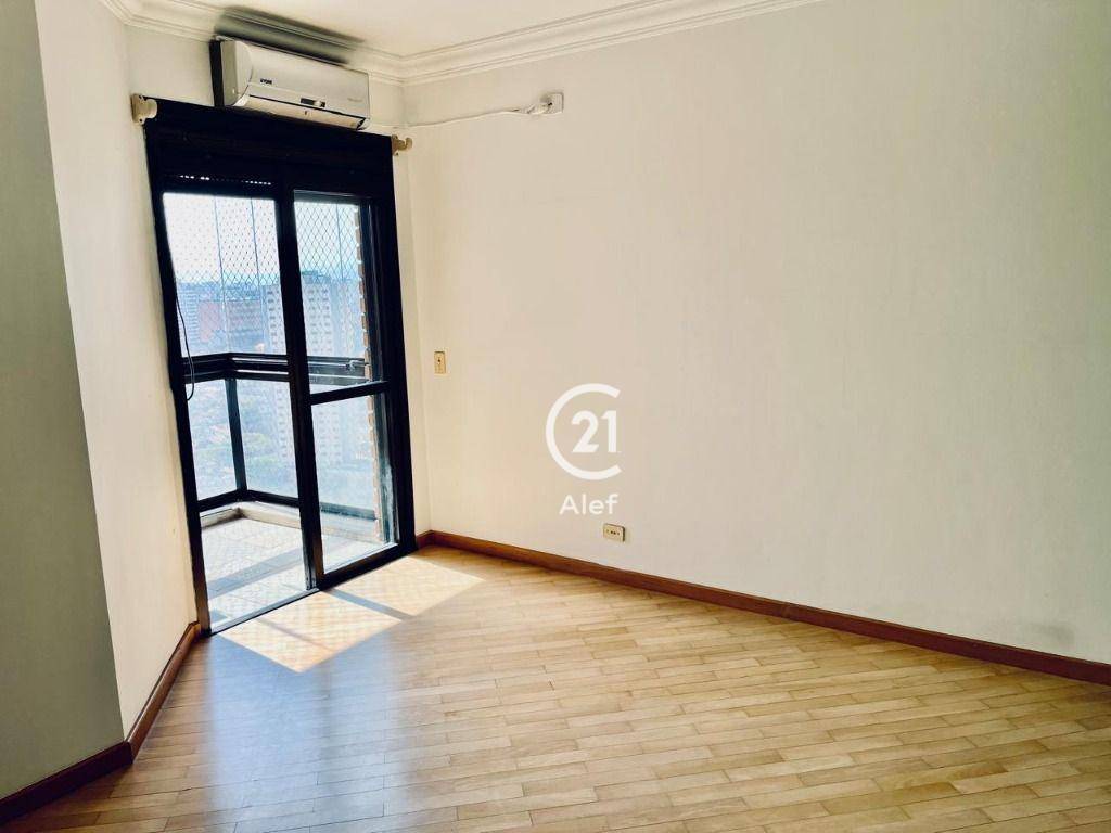 Apartamento à venda com 3 quartos, 240m² - Foto 22