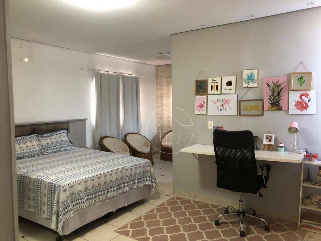 Casa à venda com 3 quartos, 220m² - Foto 11