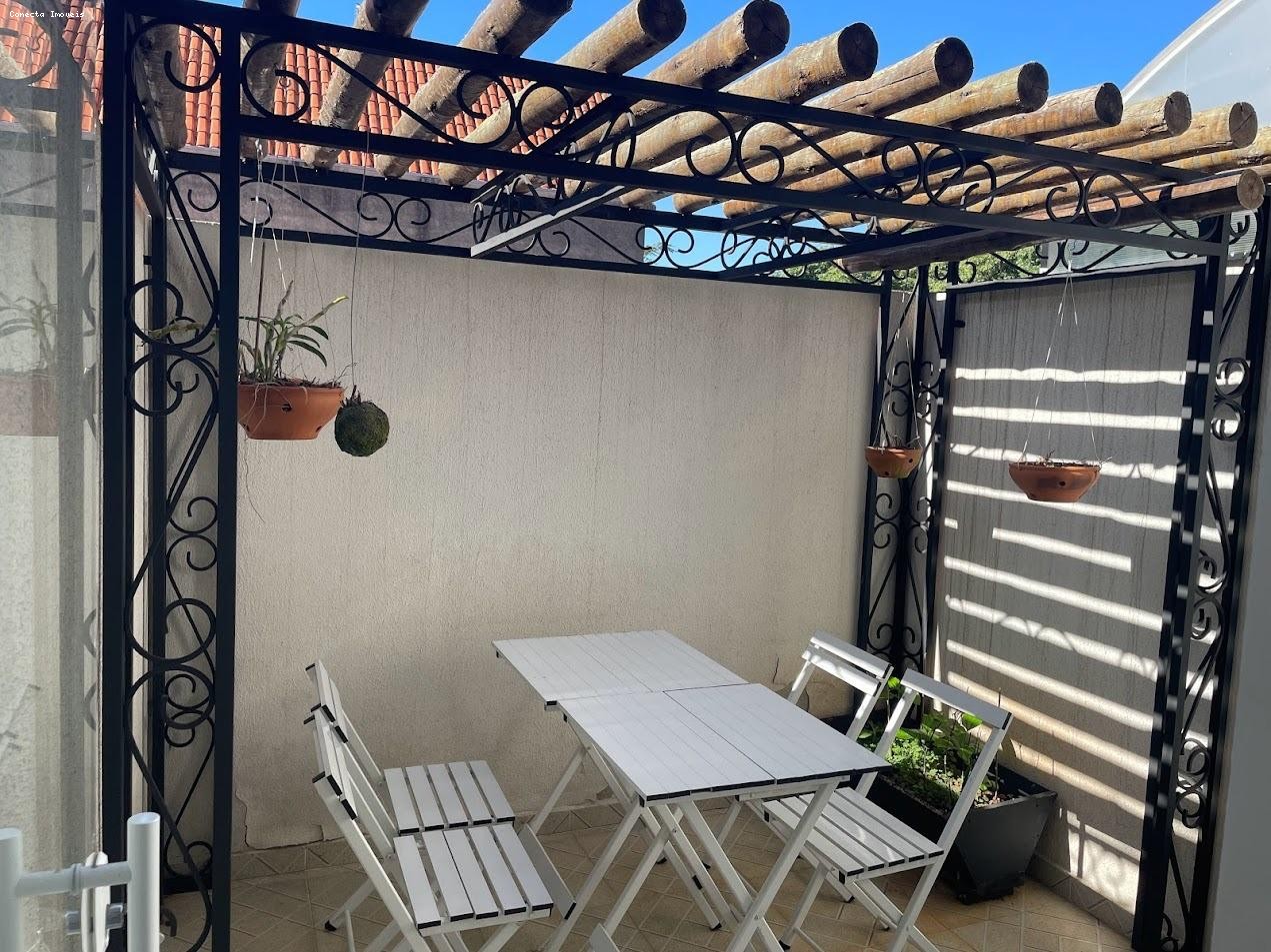 Casa à venda com 2 quartos, 70m² - Foto 10