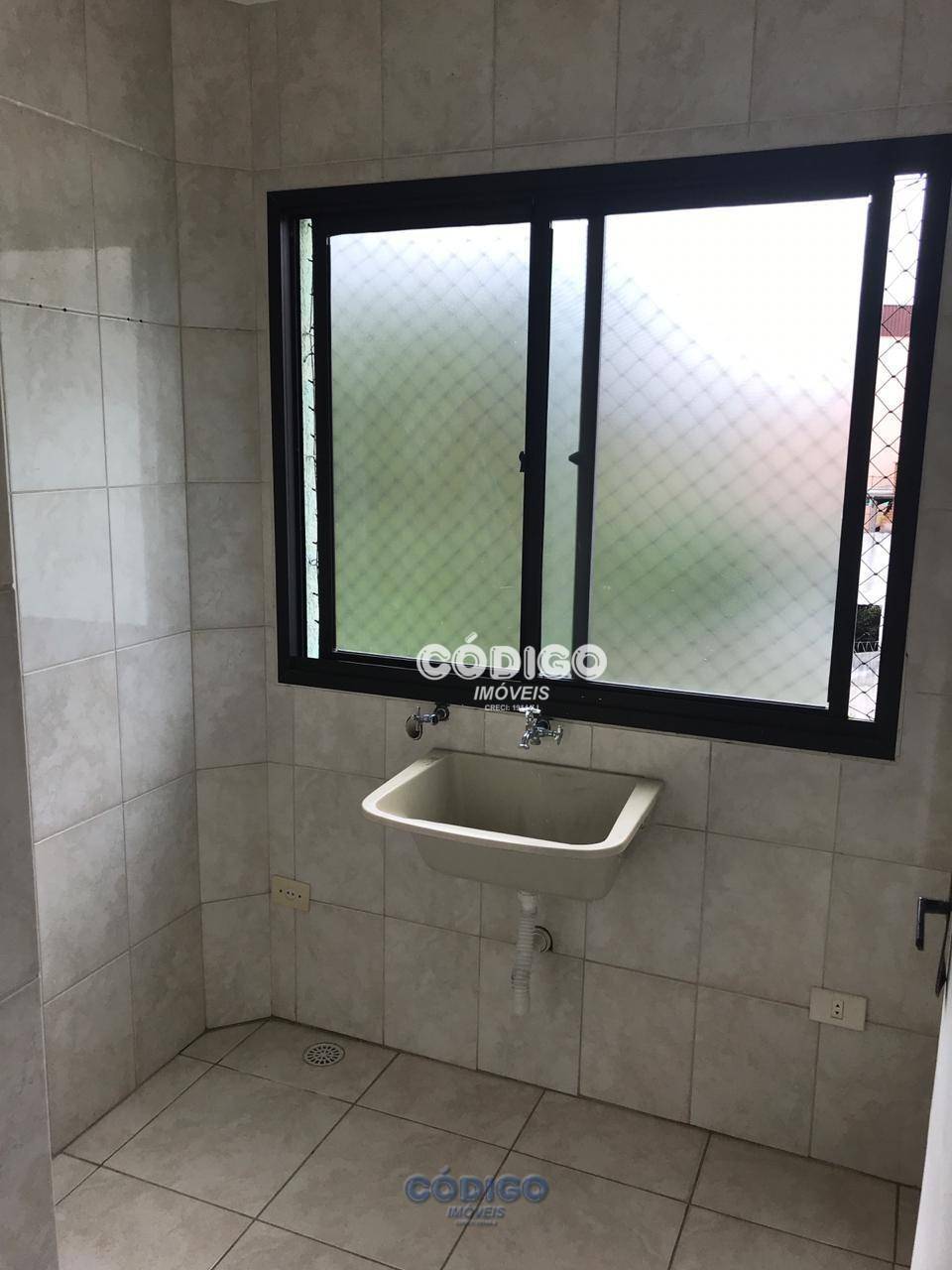 Apartamento à venda com 2 quartos, 72m² - Foto 2