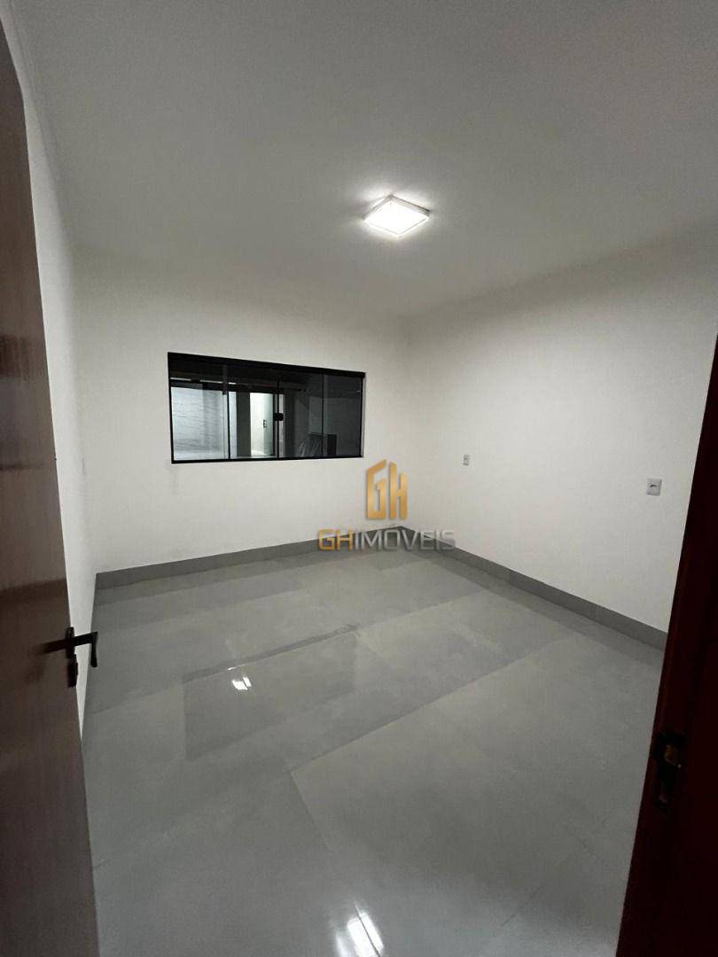 Casa à venda com 3 quartos, 208m² - Foto 9