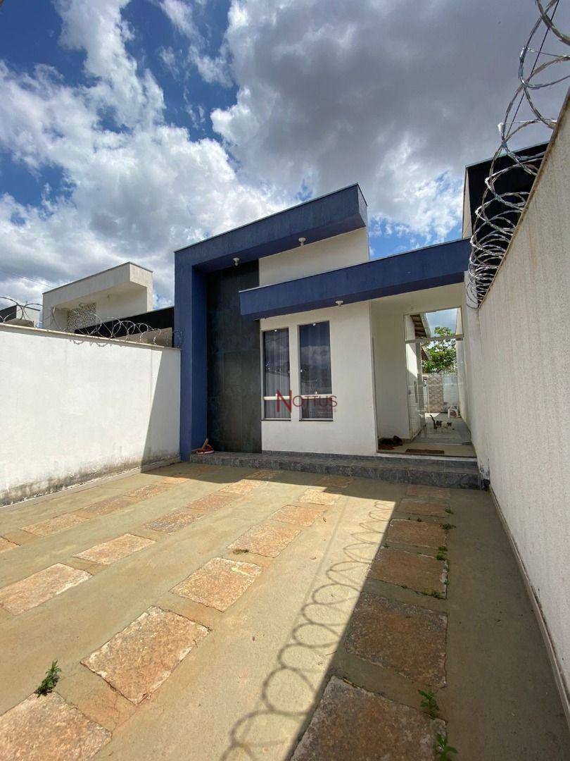 Casa à venda com 2 quartos, 180m² - Foto 1