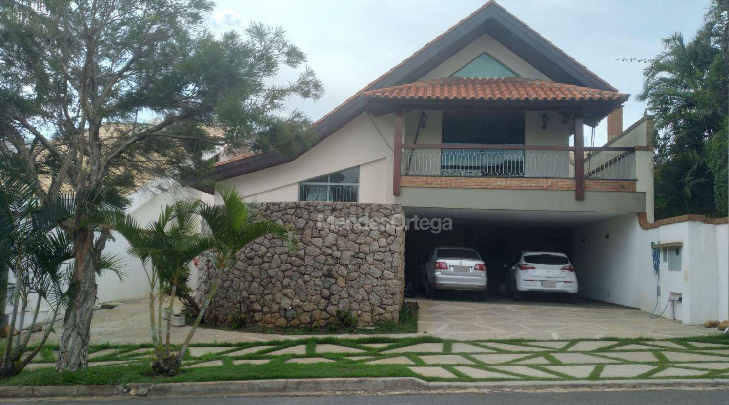 Casa de Condomínio à venda com 4 quartos, 325m² - Foto 2